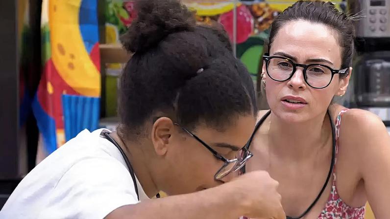 Ana Paula coloca Milena contra a parede por causa da Prova do Finalista