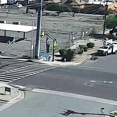 Funcionário de utilidade no Arizona salva criança durante o tráfego da hora do pico