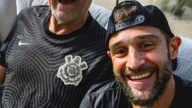 Felipe, filho de Oscar Schmidt, homenageia pai nas redes sociais