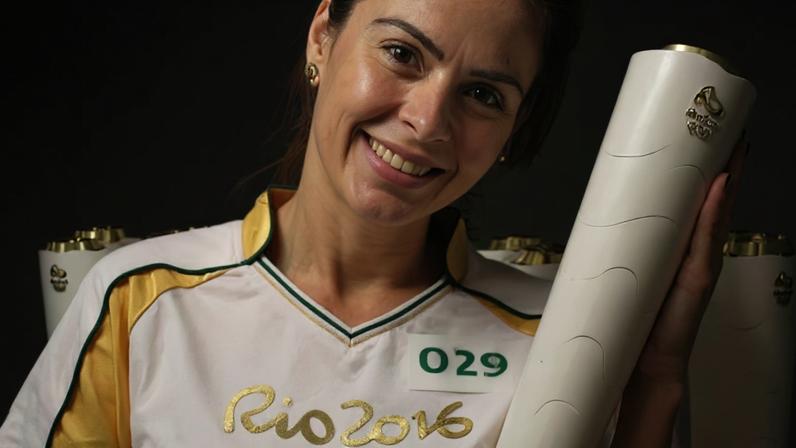 Ana Paula Renault com a tocha olímpica