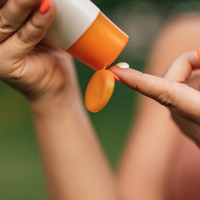 Anvisa proíbe repelentes e protetores solares; veja a lista