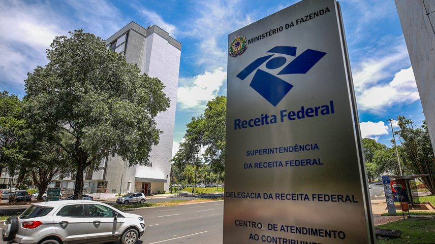 Fachada do prédio da Receita Federal do Ministério da Fazenda - Metrópoles