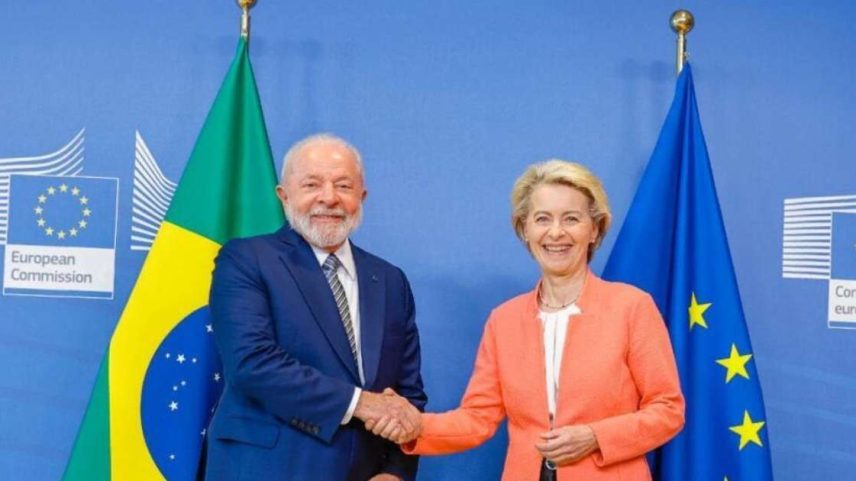 Em encontro, o presidente brasileiro e a presidente da Comissão Europeia falaram sobre o acordo Mercosul-UE, apesar de o tema não estar em discussão na cúpula.