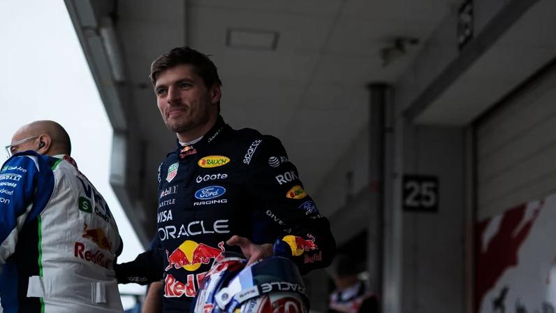 FIA está infeliz com Verstappen após incidente no Japão