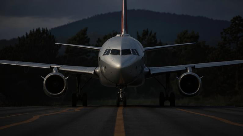 Lufthansa planeja cancelar 20 mil voos para reduzir consumo de combustível