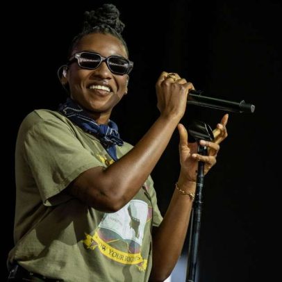 Little Simz lança EP Sugar Girl em 8 de maio após apresentação no Coachella