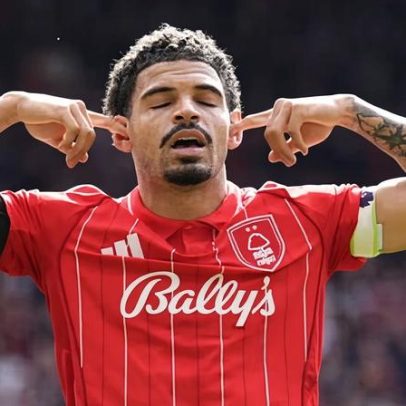Gibbs-White faz hat-trick e Forest vence Burnley para ficar próximo da salvação