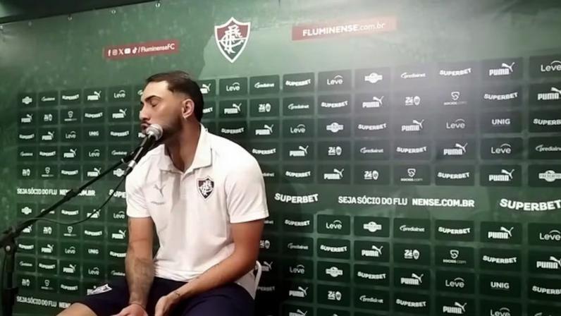 Após vitória sobre a Chapecoense, zagueiro do Fluminense falou sobre apoio que tem recebido para encarar críticas da torcida.
