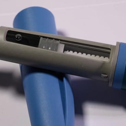 Tratamento com canetas emagrecedoras exige continuidade na maioria dos casos