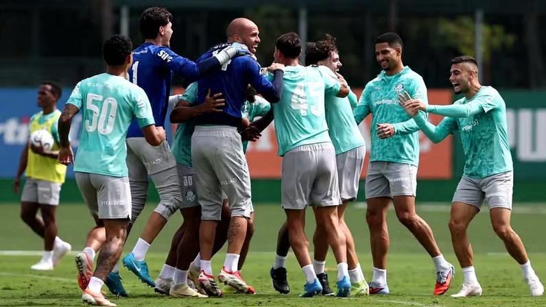 O elenco do Palmeiras durante treino na Academia de Futebol — Foto: Cesar Greco/Palmeiras/by Canon