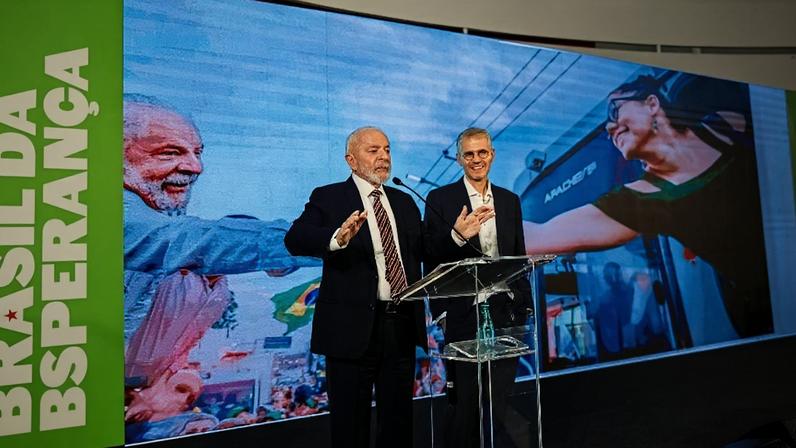 O presidente Lula em evento de lançamento do livro do marqueteiro Sidônio Palmeira sobre a campanha de 2022, em Brasília