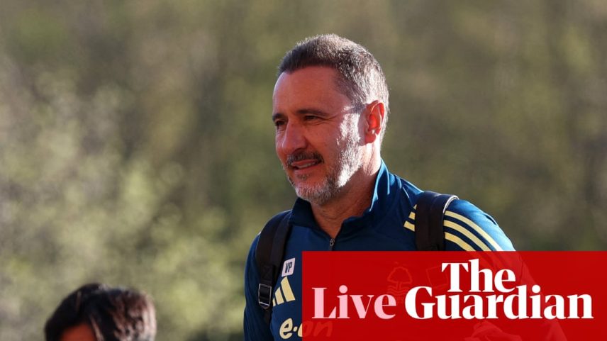 Vítor Pereira arrives at the Stadium of Light.
