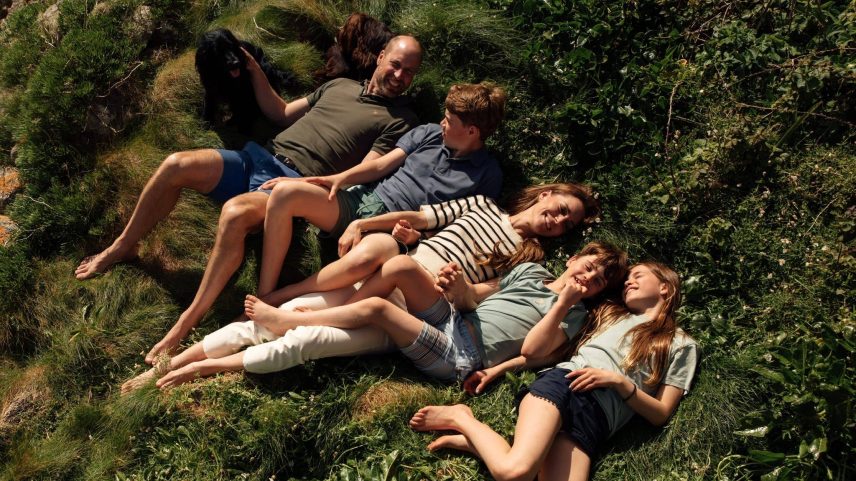 The prince and princess with their children and two dogs in Cornwall (Matt Porteous/Kensington Palace/PA)