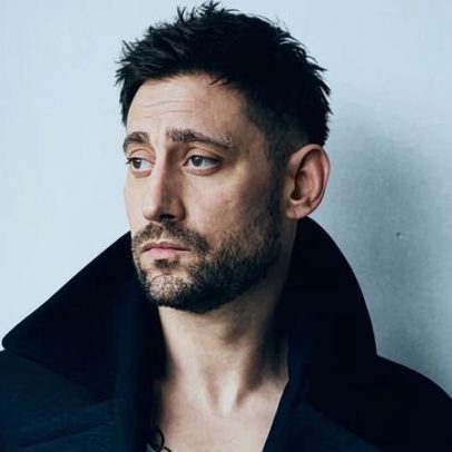 Michael Socha comenta This Is England, barba irregular e o thriller The Cage