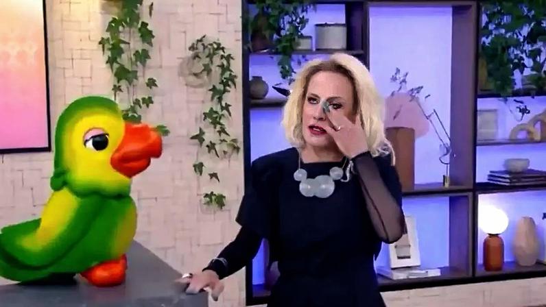 Ana Maria Braga chorou, emocionada, ao falar das mortes de Oscar Schmidt e do pai de Ana Paula Renault, Gerardo Renault.