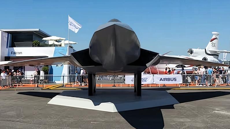 Caça de combate europeu não cumprirá cronograma de testes por choque político