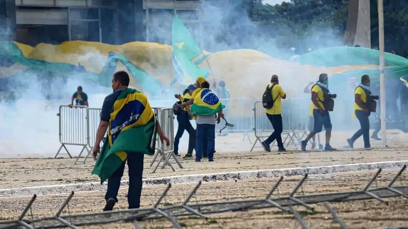 Movimento responde a decisão do Congresso em avaliar o veto de Lula à dosimetria do 8/1
