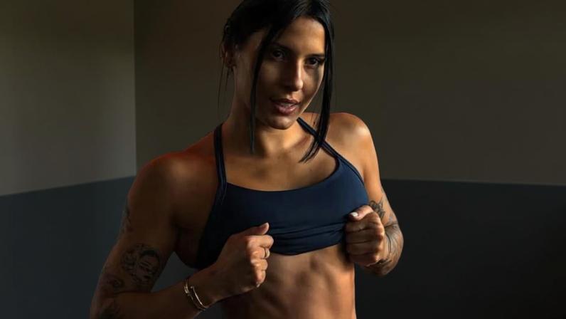 Ana Castela mostrou resultado da academia e negou edição nas fotos
