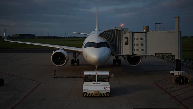 Terminal ganha novo pavimento, sala de embarque moderna e três pontes de embarque