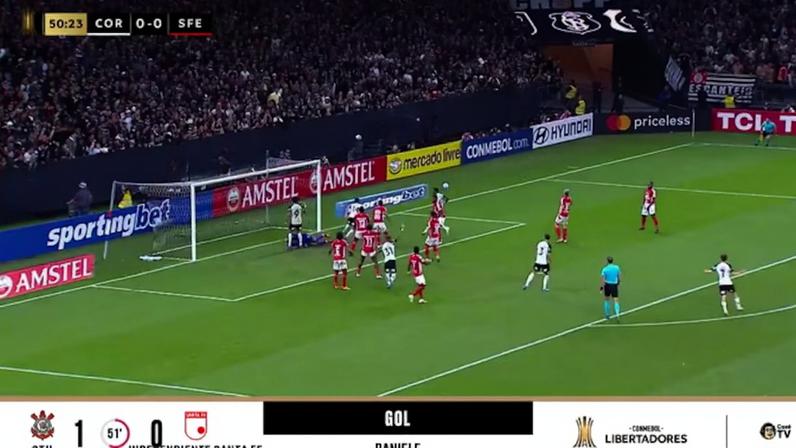 Raniele aproveita bola aérea e marca o primeiro gol do Corinthians na CONMEBOL Libertadores