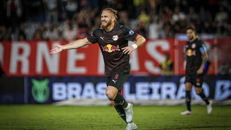 Bragantino vence Remo com hat-trick de Isidro Pitta no Brasileirão
