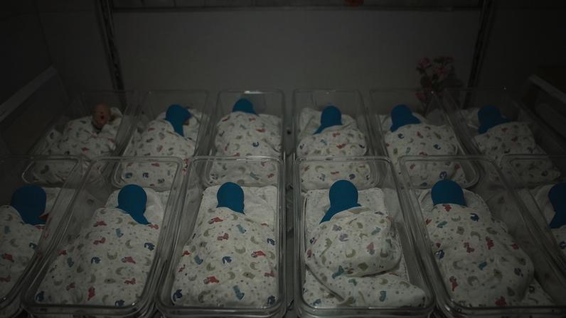 Queda da fertilidade, endividamento e IA: EUA rumo a crise populacional