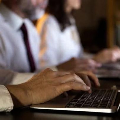 Dia do Trabalho: hábitos digitais que podem levar à demissão por justa causa
