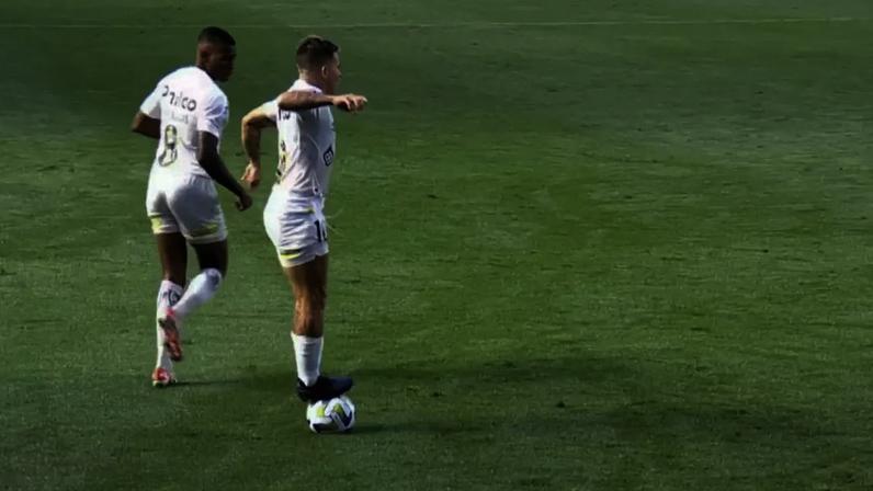 AFA pune jogadores que sobem na bola e enquadra gesto como conduta antidesportiva
