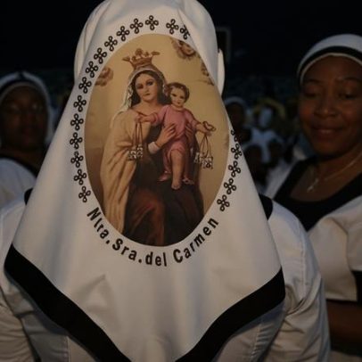 Missas papais, incêndios e o último post: fotos do dia