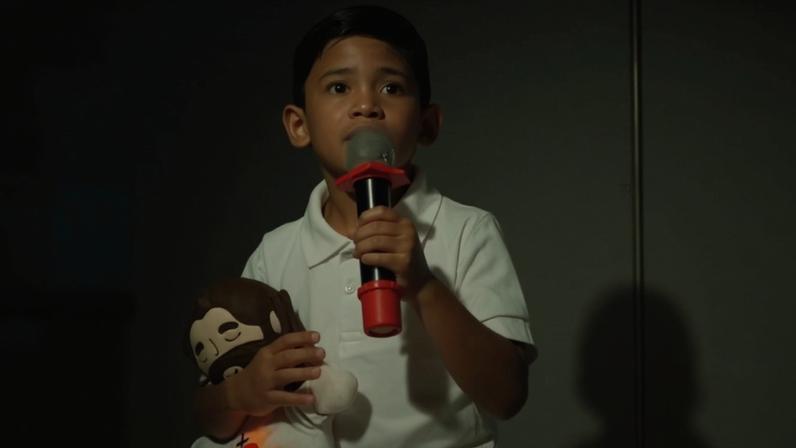 Menino faz aniversário com tema de Jesus e pede que convidados se convertam