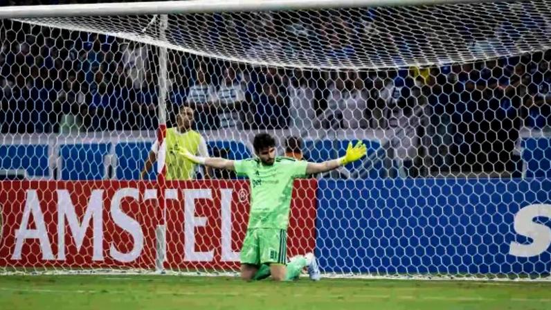 Villarreal celebra o gol da vitória do Cruzeiro sobre o Boca Juniors.
