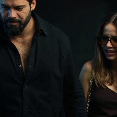 Sandy se declara ao namorado: Meu amor