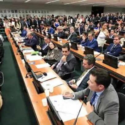Fim da escala 6x1 avança na Câmara; propostas e próximos passos