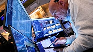 Mercados sob pressão diante de dados econômicos e volatilidade global