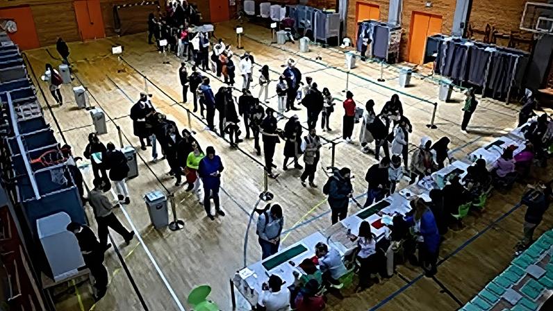 Fidesz enfrenta dilemas na política húngara