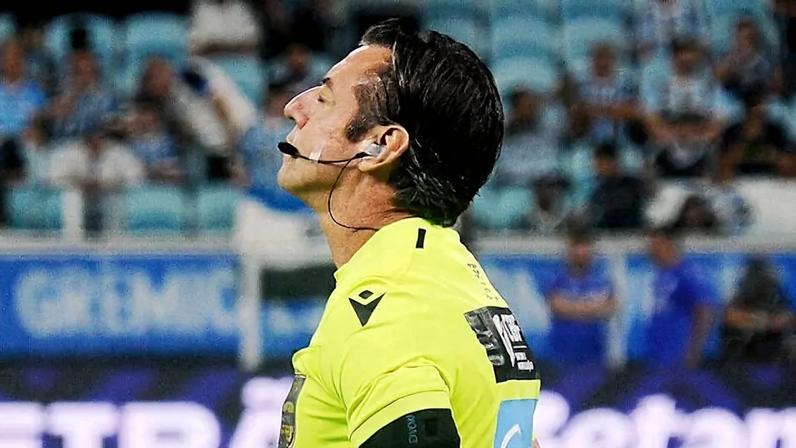 Raphael Claus será o arbitro de Fluminense x Flamengo (Foto: Donaldo Hadlich/Código 19/Folhapress)