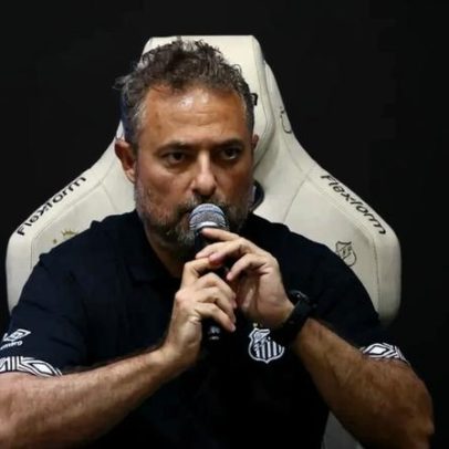 Alexandre Mattos aponta problemas financeiros do Santos e defende elenco