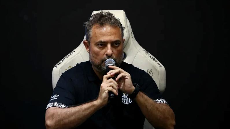 Alexandre Mattos, executivo de futebol do Santos (Foto: Mauricio De Souza/AGIF/Folhapress)