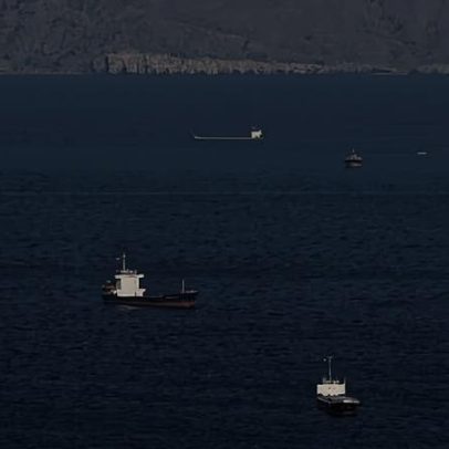 Irã fecha novamente o Estreito de Hormuz até a suspensão do bloqueio dos EUA