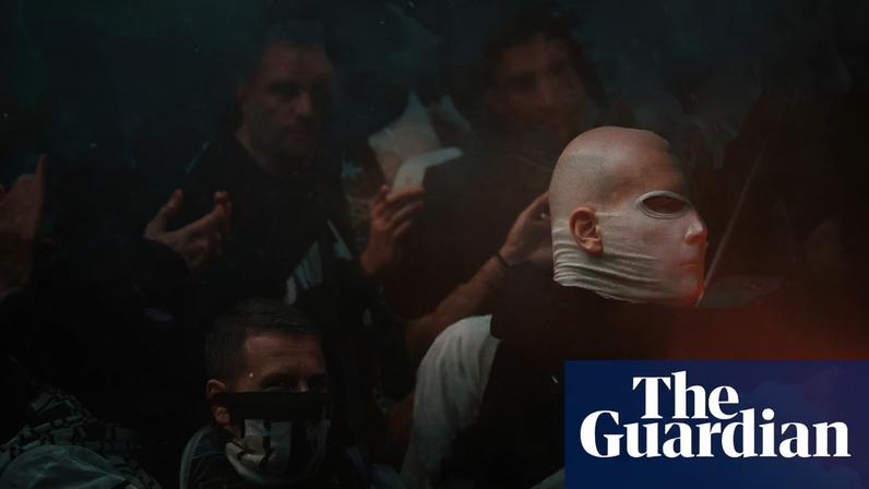 Levante contra a solidão: por que ultras do futebol viraram obsessão cultural