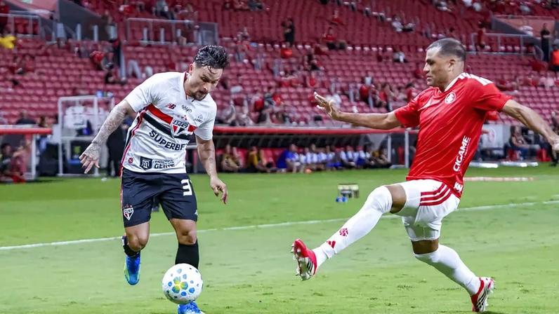 Internacional e São Paulo disputam partida pela 9° rodada do Brasileirão (Foto: Leonardo Mayer/Agência F8/Folhapress)