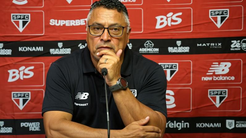 Técnico Roger Machado em entrevista coletiva após empate entre Internacional e São Paulo (Foto: Donaldo Hadlich/Código 19/Folhapress)