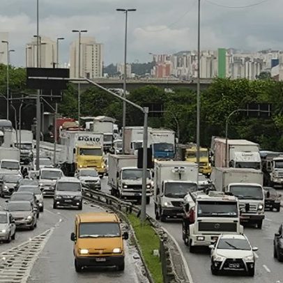 Rodízio de carros em SP é suspenso nesta segunda-feira (20)