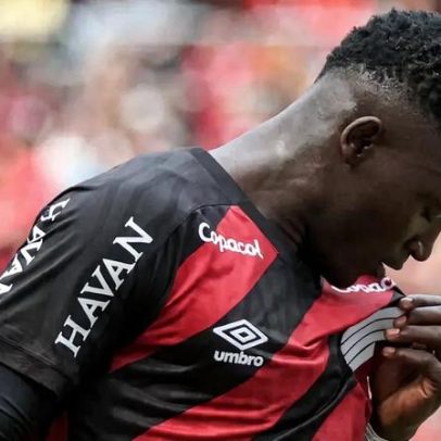 Athletico vence Chapecoense e amplia invencibilidade na Arena da Baixada