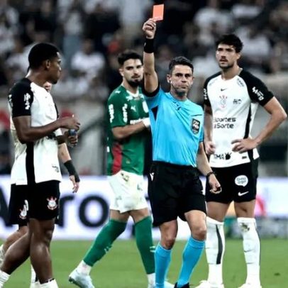 André é Expulso em Corinthians x Palmeiras por gesto obsceno