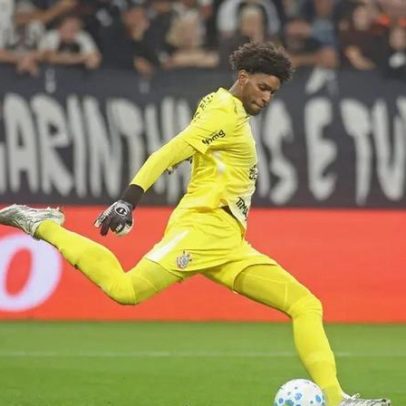 Hugo Souza elogia a força do Corinthians e critica a arbitragem