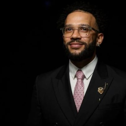 Corinthians apresenta plano de três etapas para renovar com Memphis