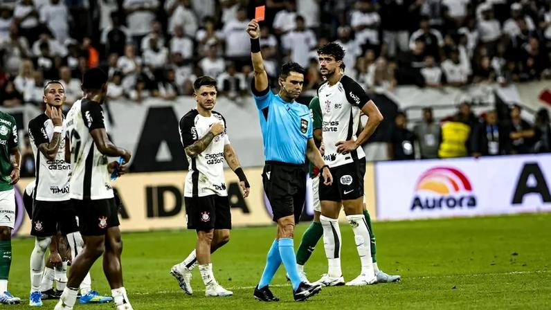 Flávio Rodrigues de Souza apitou Corinthians e Palmeiras na Neo Química Arena. (Foto: Pedro Paulo Diaz/Thenews2/Folhapress)