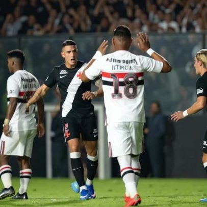 Vasco vence o São Paulo de virada em noite de homenagem a Roberto Dinamite