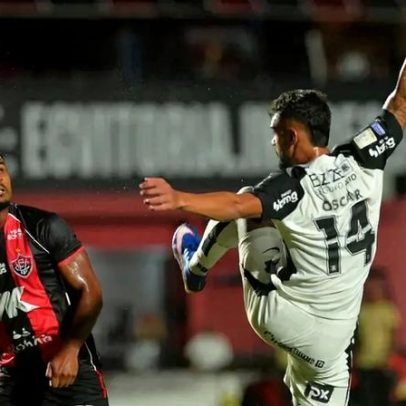 Corinthians empata com o Vitória e entra na zona de rebaixamento